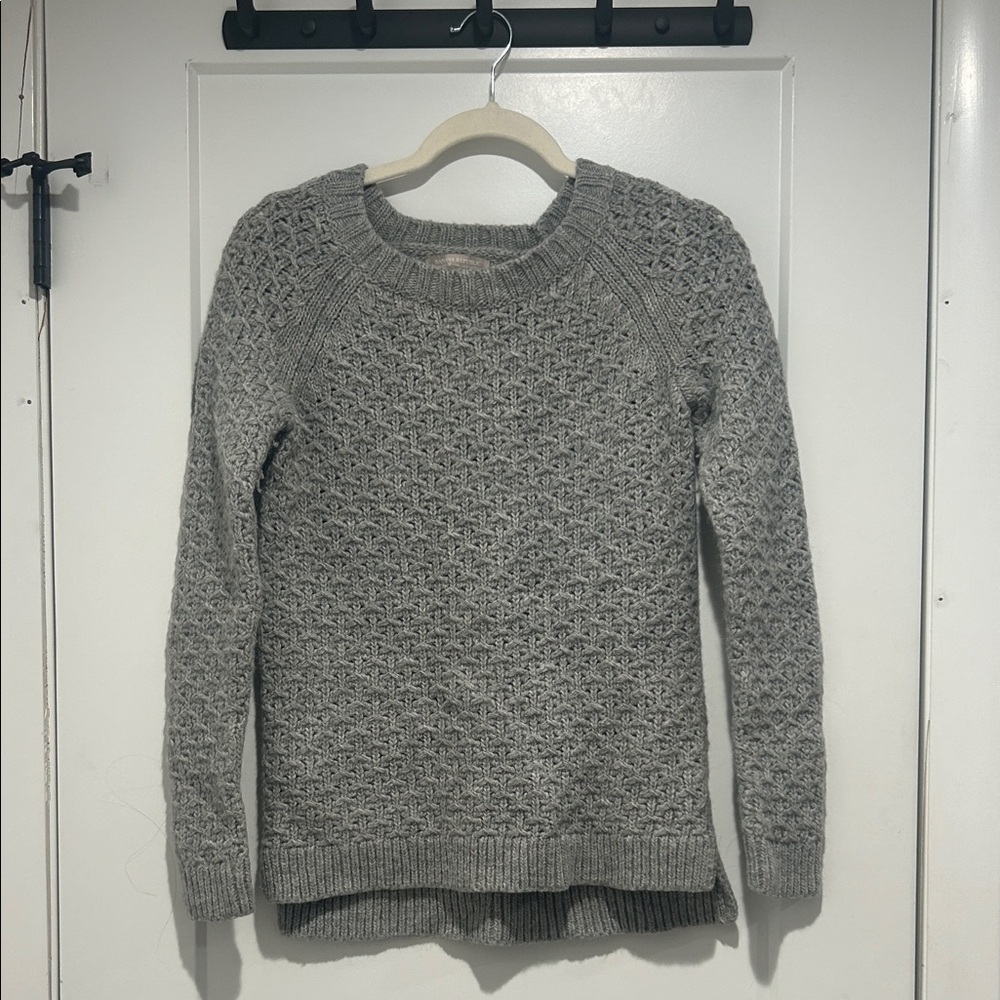 Banana Republic Textured Gray Crew Neck Sweater